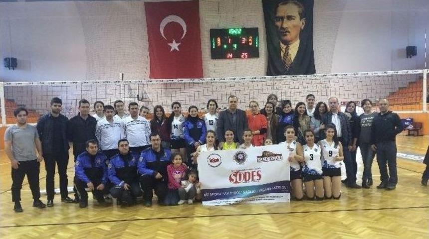 Elazığ Polis G&uuml;c&uuml; Liderliğe Y&uuml;kseldi