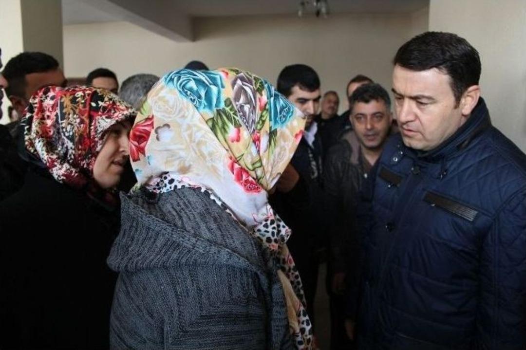 Vali Işın Halkla Bir Araya Geldi