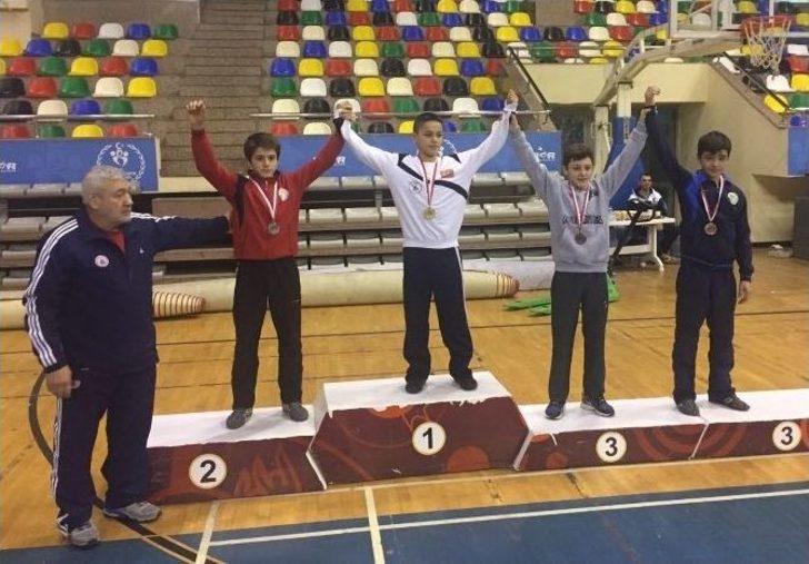 İbb Güreşçileri Şampiyon Oldu G1