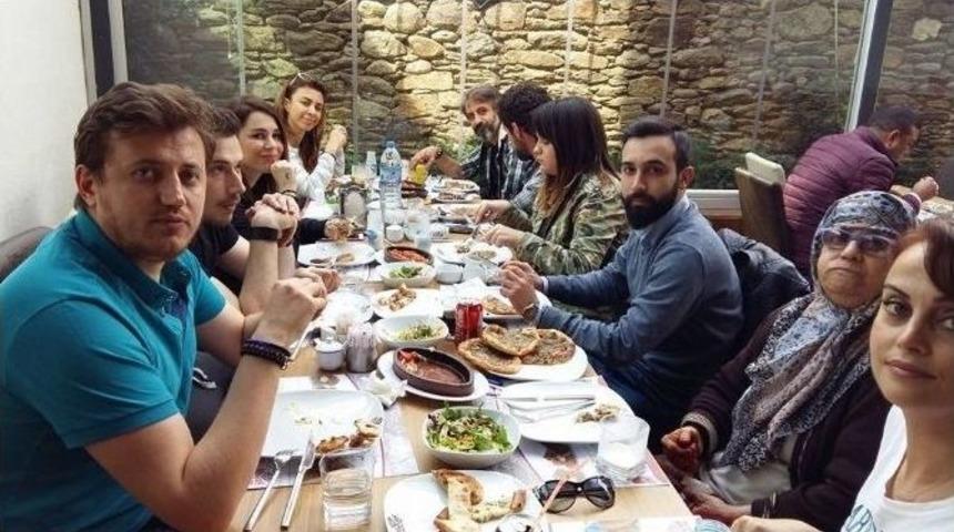 &Uuml;nl&uuml; Oyuncular Yenipazar Pidesine Tam Not Verdi