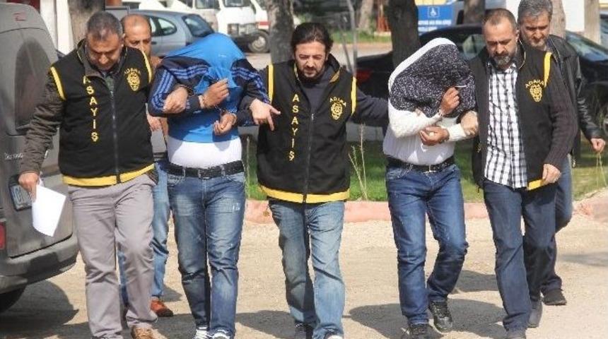 Otomobilden Hırsızlık Yapan Şahıslar Yakalandı