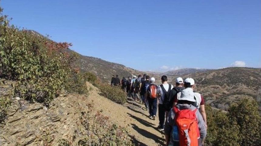 Beyşehirli Doğaseverler Sivri Dağı&rsquo;na Tırmandı