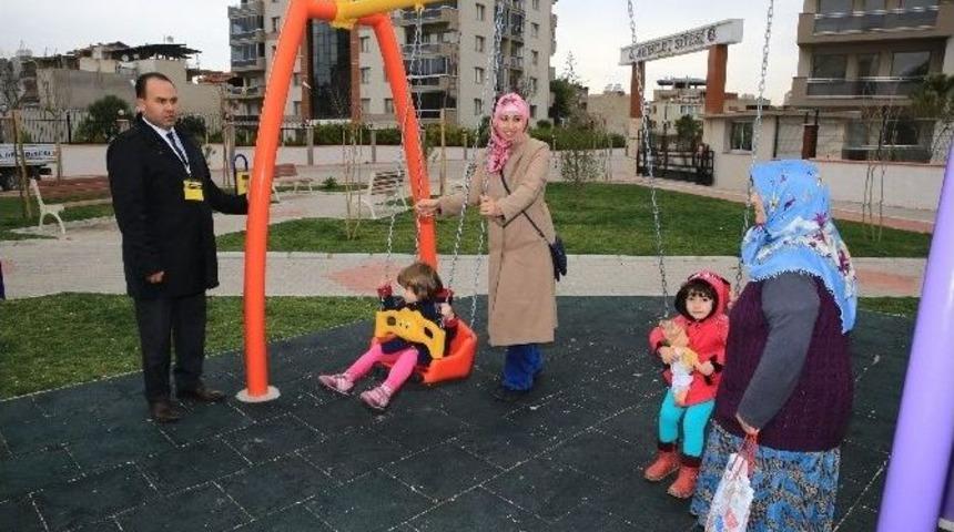 Buca&rsquo;nın Park G&ouml;n&uuml;ll&uuml;leri İş Başında