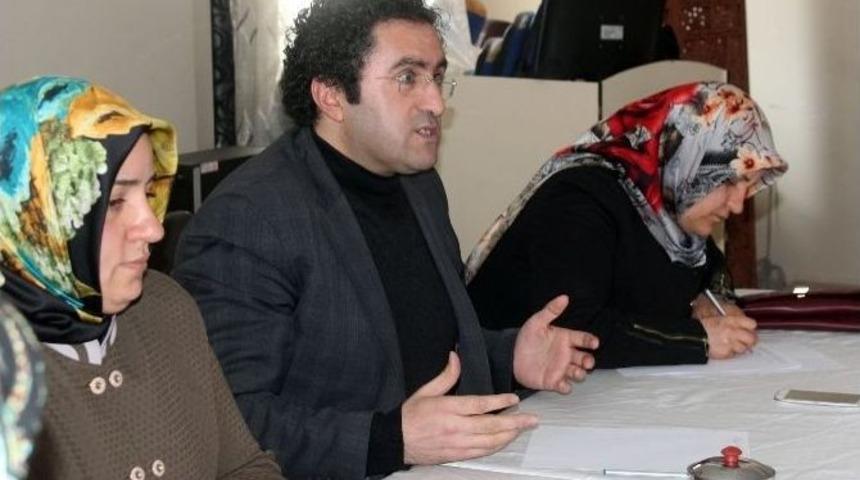 Başkan Hakan Kadınlarla Bir Araya Geldi