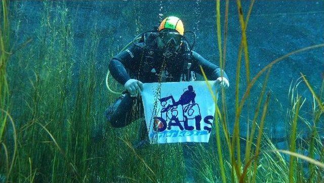 Şehitler İçin Sakarya Nehri’ne Daldılar