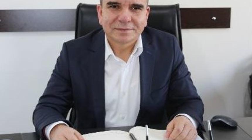 Yenikent&rsquo;te Parklar Tamamen Yenileniyor