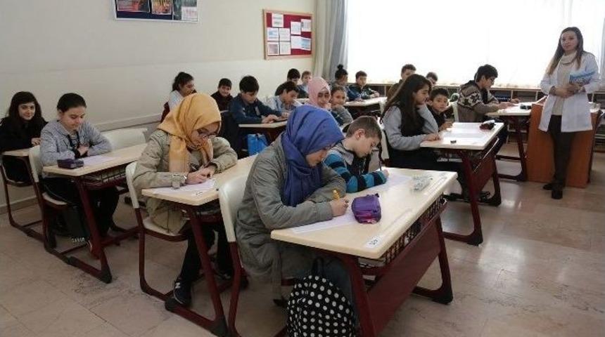 İhlas Koleji Başarılı &Ouml;ğrencileri Destekliyor