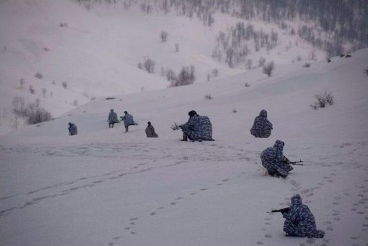 Mehmetçik Zorlu Kış Şartlarında Operasyonlarına Devam Etti G5