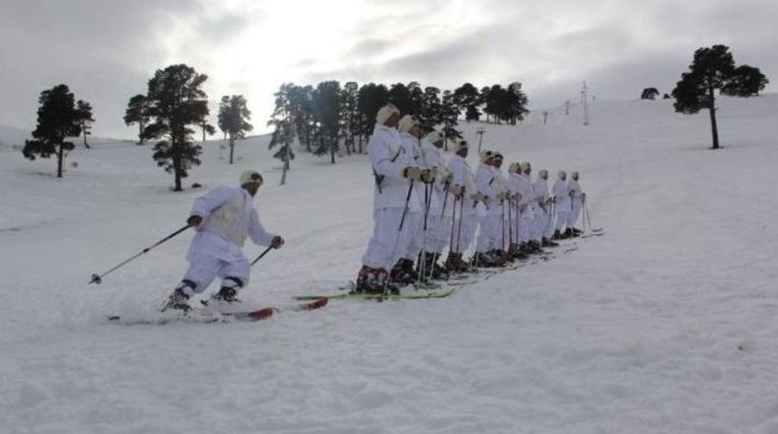 Mehmetçik, Derin Kar Ve Şiddetli Soğuğa Karşı