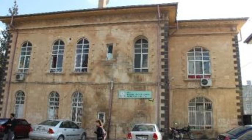 Engelliler, &Ouml;nlerindeki Engellerin Kaldırılmasını İstiyor