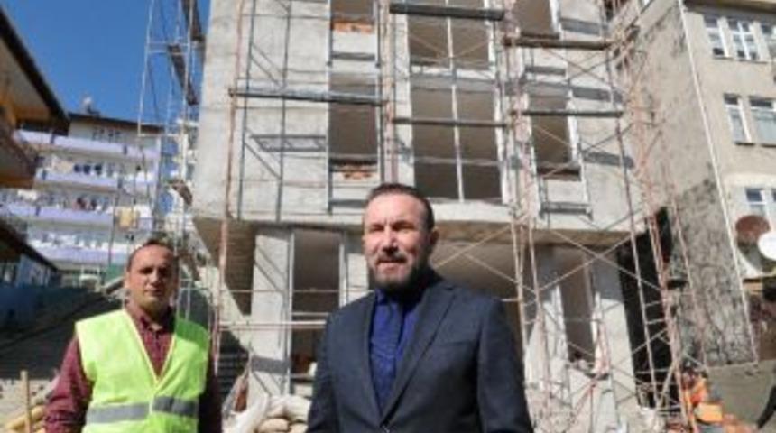 İzmit Belediyesi&rsquo;nden Gen&ccedil;lere Modern Merkez