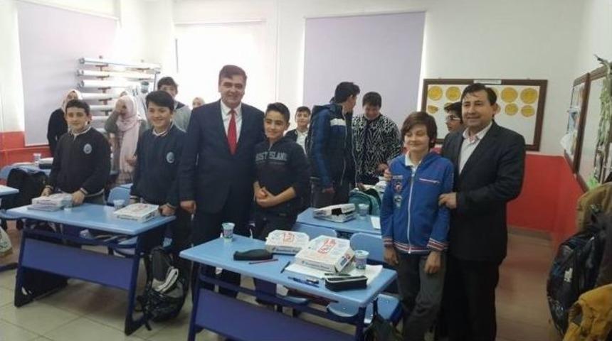 Pazaryeri Belediyesinden &Ouml;ğrencilere Pizza Ve Ayran İkramı