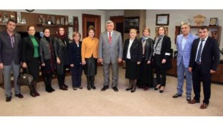 Başkan Karaosmanoğlu, &ldquo;şehit Ailelerimiz Milletimize Emanet&rdquo;