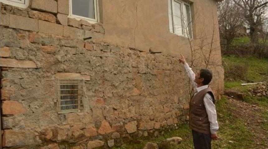 Toprak Kayması 8 N&uuml;fuslu Taş Ailesini Korkuttu