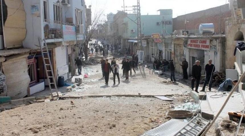 Derikliler Yaralarını Sarıyor