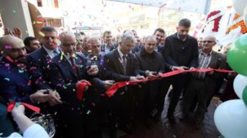 &Ouml;zak, Kartepe Artvinliler Derneği A&ccedil;ılışına Katıldı