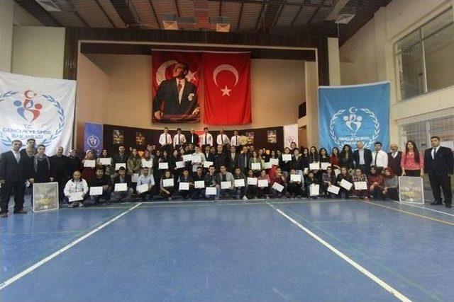 Gençlik Merkezleri Arası Türk Müziği Ses Yarışması Sona Erdi