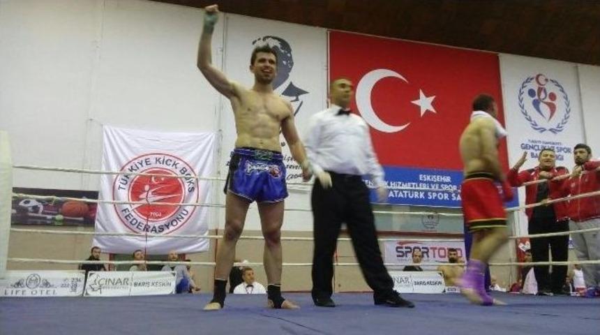 D&uuml;zceli Sporcular, Kick Boks Şampiyonası&rsquo;nda 3. Oldu