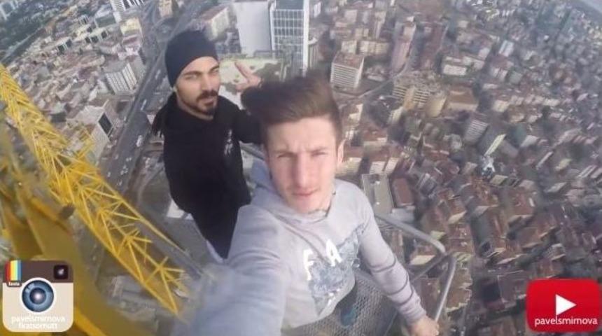 3. K&ouml;pr&uuml; Selfie&rsquo;cileri, Bu Kez 240 Metre Y&uuml;kseklikteki Vince Tırmandı