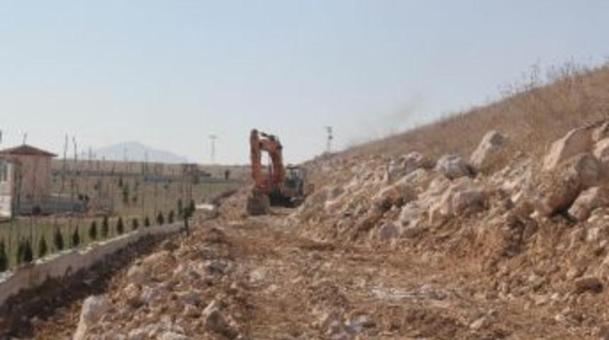 Cihanbeyli&rsquo;de G&ouml;let Bendi Yapımına Başlandı