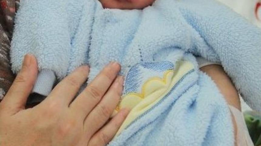 İlk Doğum G&uuml;n&uuml;n&uuml; 4 Yıl Sonra Kutlayacak