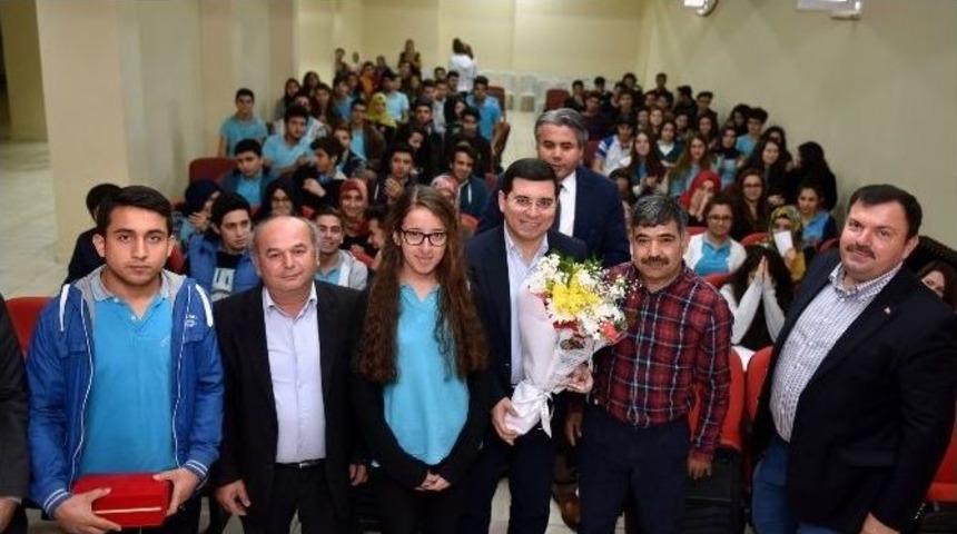 T&uuml;t&uuml;nc&uuml;&rsquo;den &Uuml;niversite M&uuml;jdesi