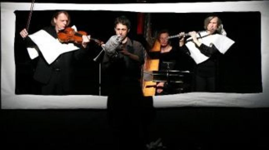 Kağıt Tiyatrosu B&uuml;y&uuml;ledi