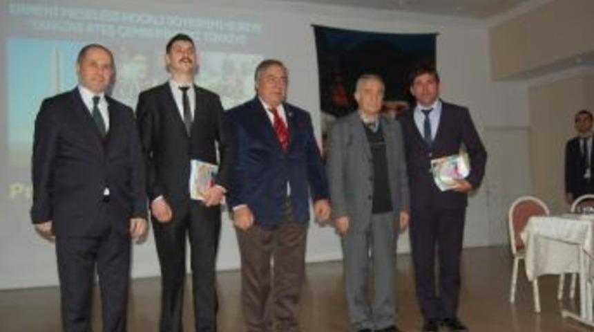 Prof. &Ouml;ztek: &ldquo;d&uuml;nyada En &Ccedil;ok Soykırıma Uğrayan T&uuml;rkler&rdquo;