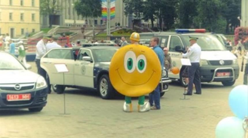 Dikkat &ccedil;ekmek i&ccedil;in yarışıyorlar