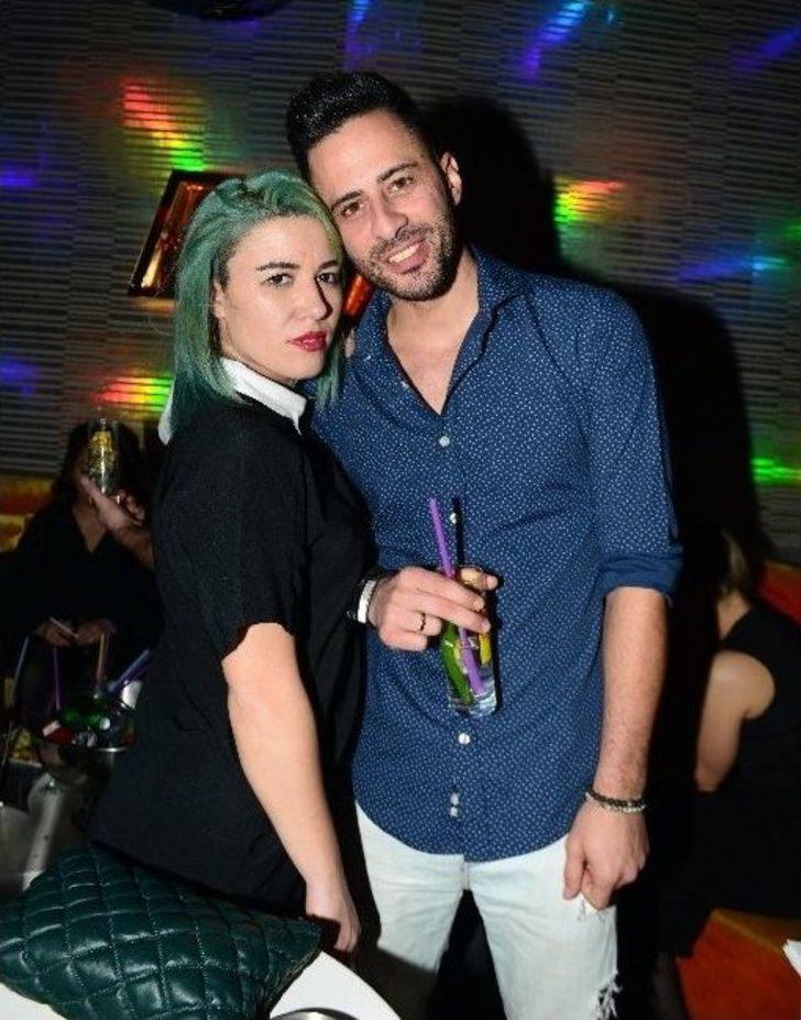 Ünlü Şarkıcı Kendi’den İzmir’de Muhteşem Konser G1