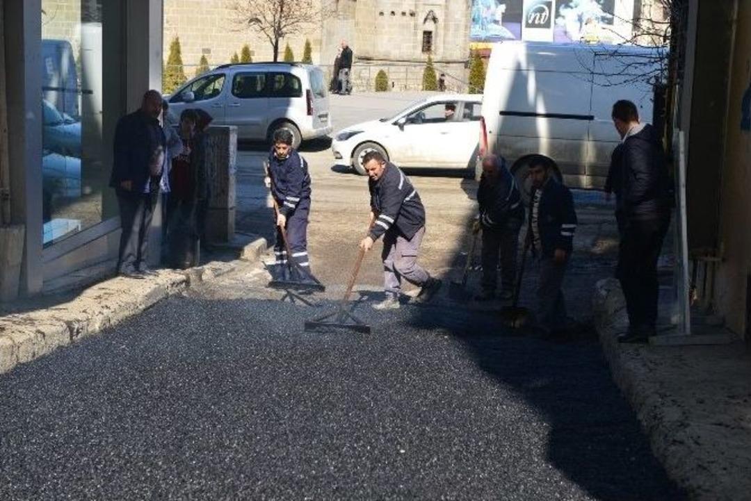 Yakutiye&rsquo;den İlk Asfalt