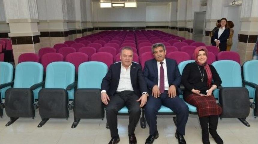 Başkan B&ouml;cek, Babasının Adını Taşıyan Okulu Ziyaret Etti