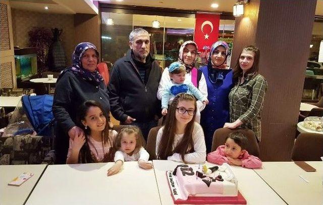 12 Yaşında Ama 3’üncü Kez Yaş Gününü Kutladı