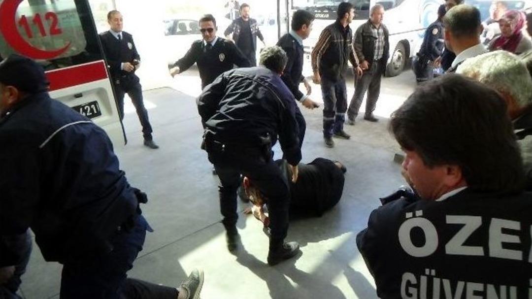 K&ouml;pek Kavgası Kanlı Bitti: 1 &Ouml;l&uuml;, 1 Yaralı