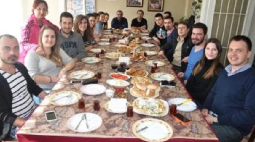 Sekiz İl&ccedil;enin Chp&rsquo;li Gen&ccedil;leri &Ouml;demiş&rsquo;te Buluştu