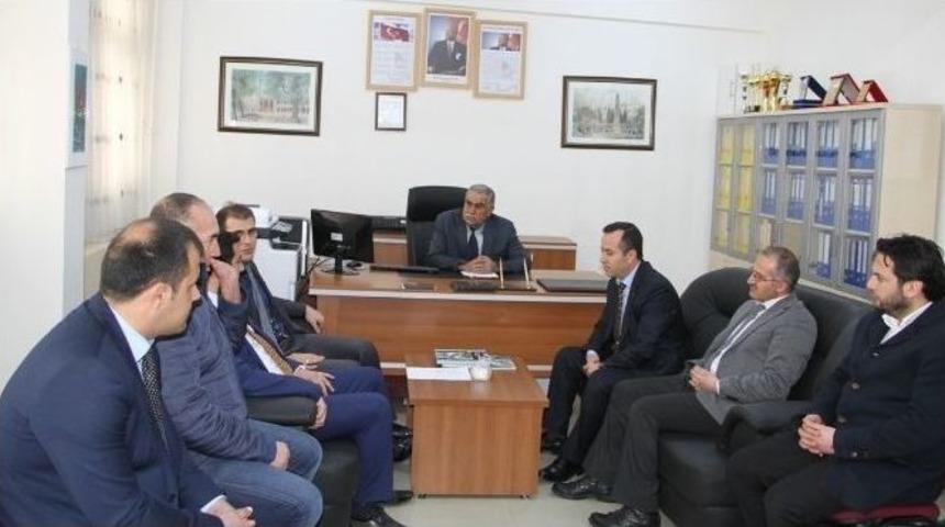 Van&rsquo;da Bin 50 &Ouml;ğrenciye Giyim Yardımı