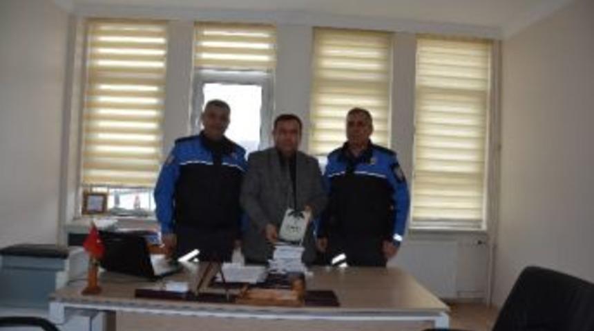 İmkb Ortaokulu&rsquo;ndan K&uuml;t&uuml;phaneye Destek