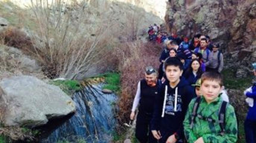 Afdos Kadınana Suyolu&rsquo;nda Y&uuml;r&uuml;d&uuml;