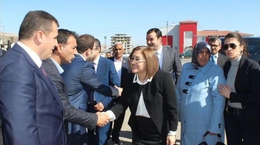 Hayvan Sahiplerine Süt Yemi Dağıtıldı