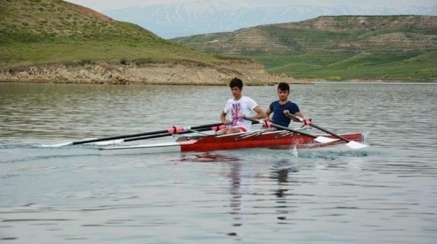 İlk Kez Şampiyonaya Katılan Adıyamanlı Gen&ccedil;ler Madalyaları Topladı