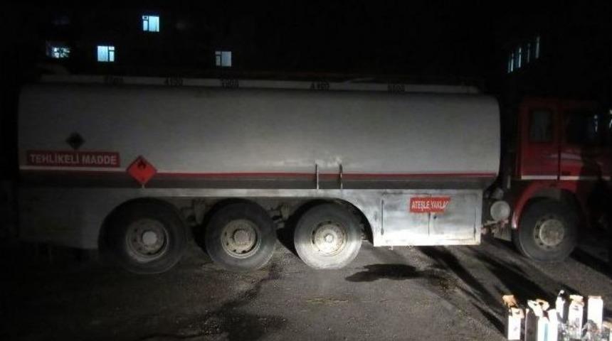 Jandarmadan Ka&ccedil;ak Akaryakıt Operasyonu