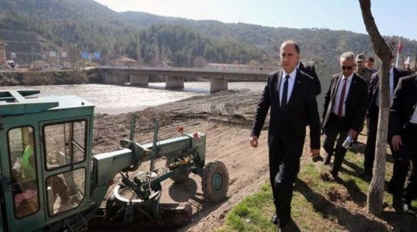 Vali &Ccedil;omaktekin&rsquo;den Yeşilırmak Islah &Ccedil;alışmalarına İnceleme