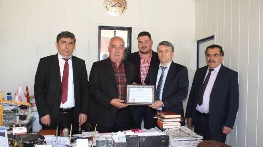 Korkuteli&rsquo;de Uyumlu M&uuml;kelleflere Teşekk&uuml;r Belgesi