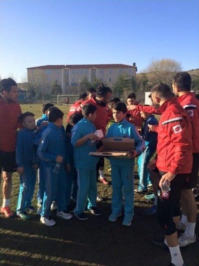 Çözüm Koleji Öğrencilerinden Yozgatspor’a Ziyaret