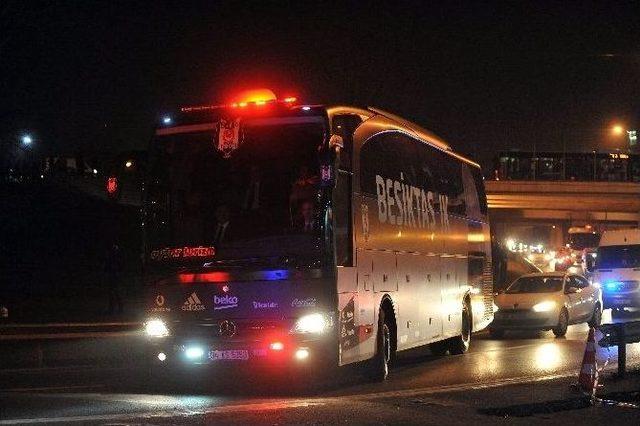 Derbi Öncesi Takımlar Stada Geldi