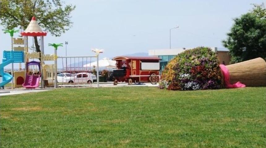 Mutlukent &Ccedil;ay Bah&ccedil;eleri Altınova Sahilini De Renklendirecek