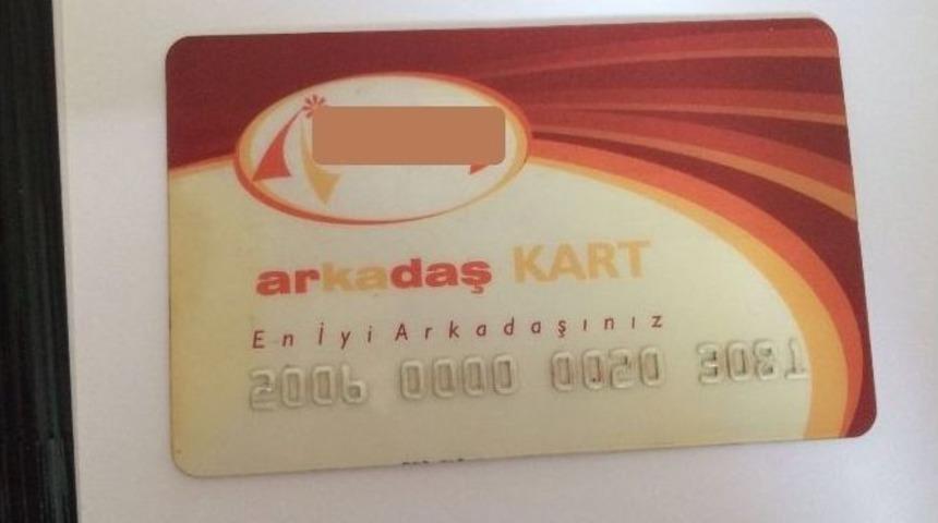 Resmi Belgede Sahtecilik Yapan S&uuml;r&uuml;c&uuml; Yakalandı