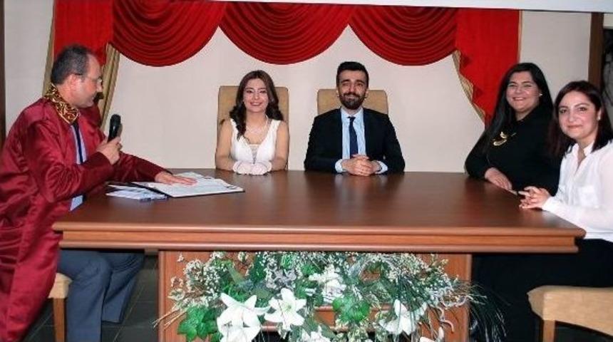 Nikah İ&ccedil;in 29 Şubat&rsquo;ı Se&ccedil;tiler