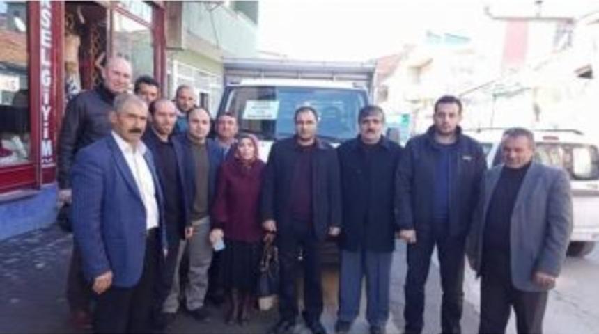 Ak Parti Aşkale Kadın Kollarından T&uuml;rkmenlere Yardım