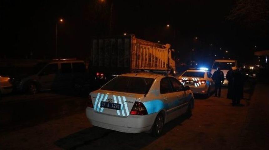 Freni Boşalan Kamyon Sonu Oldu